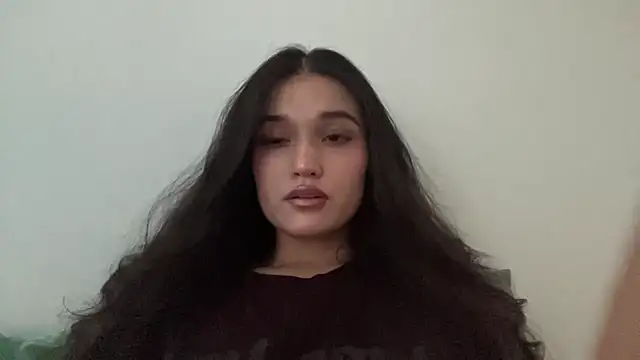 LisetteParajon online show from 06-05-26, 06:52