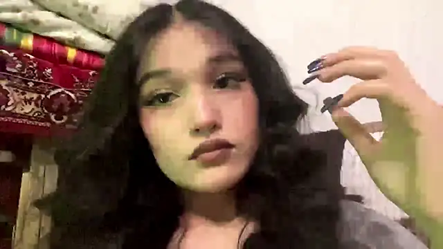LisetteParajon online show from 05-28-26, 04:13