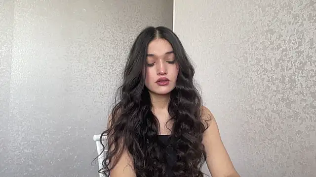 LisetteParajon online show from 07-14-26, 05:01