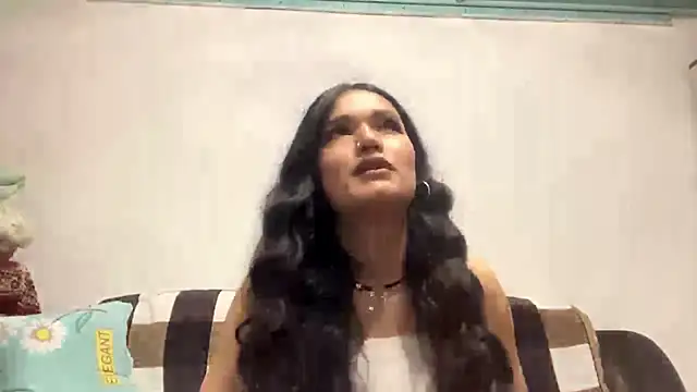 LisetteParajon online show from 05-29-26, 06:03