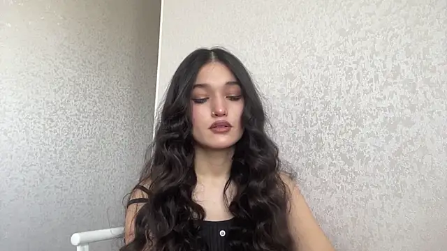 LisetteParajon online show from 07-07-26, 06:47