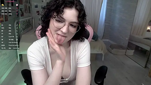 Snapshot of JackieApplePie chatting on 07-09-26, 07:53 JackieApplePie online show from 07-09-26, 07:53