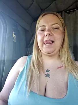 Snapshot of Jaclynnbaby chatting on 06-30-26, 01:00 Jaclynnbaby online show from 06-30-26, 01:00