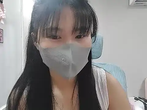Snapshot of Hine99 chatting on 05-29-26, 04:29 Hine99 online show from 05-29-26, 04:29