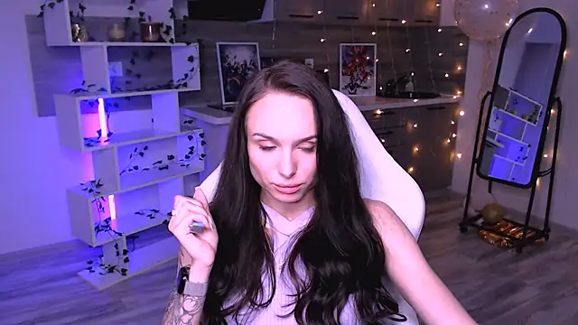 NicoleMerz online show from 05-30-26, 07:41