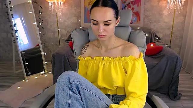 Snapshot of NicoleMerz chatting on 06-24-26, 04:16 NicoleMerz online show from 06-24-26, 04:16