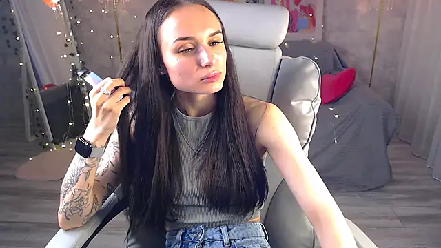 Snapshot of NicoleMerz chatting on 06-03-26, 02:29 NicoleMerz online show from 06-03-26, 02:29