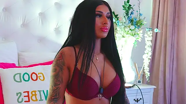LaylaVixenn online show from 06-16-26, 06:46