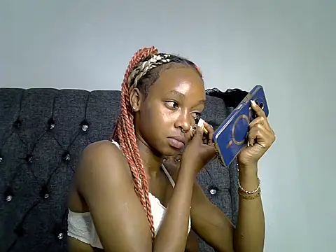 Snapshot of cocolaurah chatting on 06-27-26, 01:28 cocolaurah online show from 06-27-26, 01:28