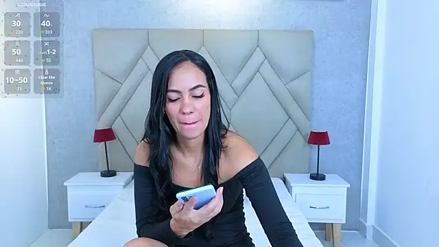 Snapshot of Oriana_Sarmiento chatting on 06-30-26, 07:25 Oriana Sarmiento online show from 06-30-26, 07:25
