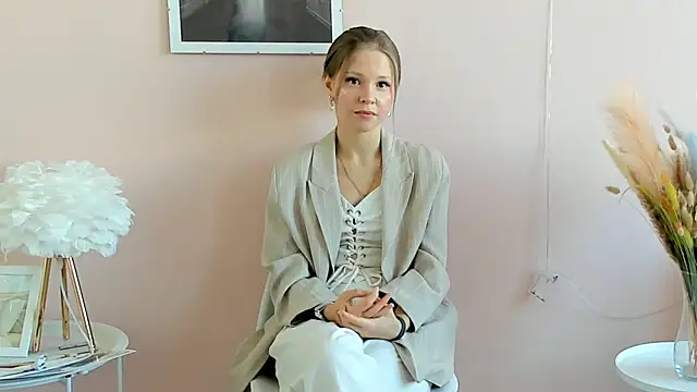 CristiRedpath online show from 05-31-26, 07:47