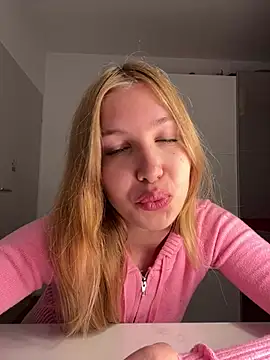 Snapshot of MilaaXOO chatting on 06-10-26, 07:26 MilaaXOO online show from 06-10-26, 07:26