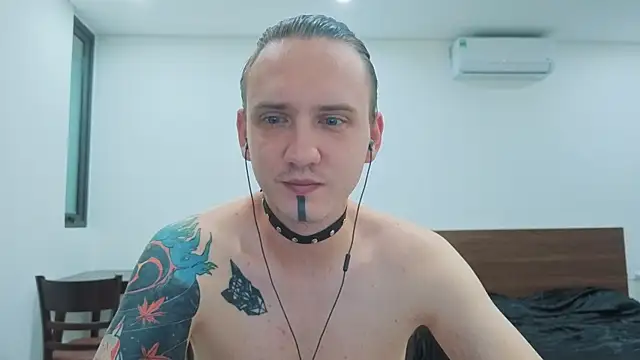 Silent Stitch online show from 07-12-26, 04:02