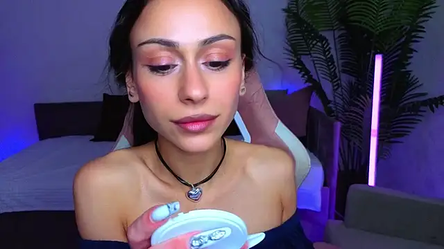 Petite Moly online show from 05-29-26, 08:42