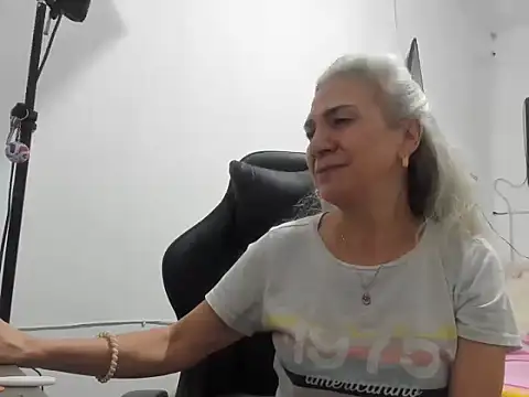 Snapshot of Giorgia_xue55 chatting on 07-20-26, 04:42 Giorgia xue55 online show from 07-20-26, 04:42