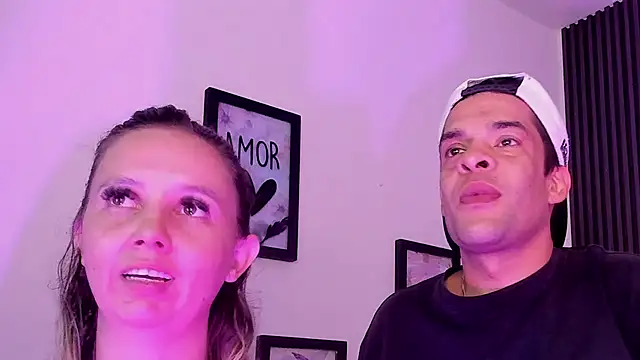Mia and Erick online show from 06-11-26, 04:09