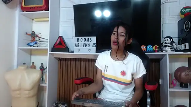  QueenMarilyn online show from 06-20-26, 07:41