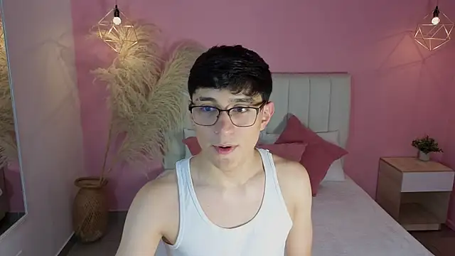 Snapshot of ryan_valentino chatting on 06-02-26, 03:39 ryan valentino online show from 06-02-26, 03:39
