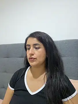 MADAMELUNAXXX online show from 06-12-26, 03:26