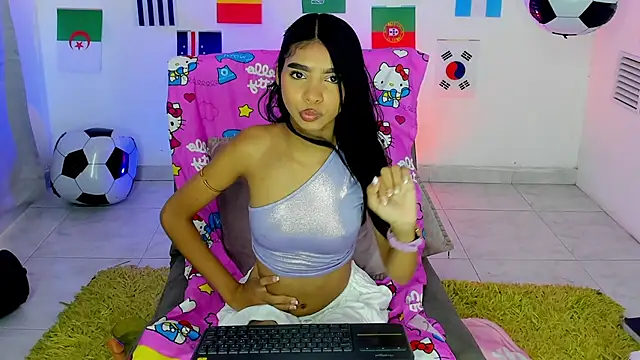 Snapshot of lulu_petite chatting on 07-11-26, 06:30 lulu petite online show from 07-11-26, 06:30