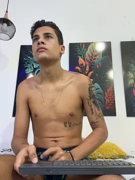 Luxury Guy online show from 06-01-26, 11:54