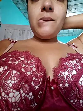 Snapshot of bruninhasurfi chatting on 06-15-26, 04:28 bruninhasurfi online show from 06-15-26, 04:28
