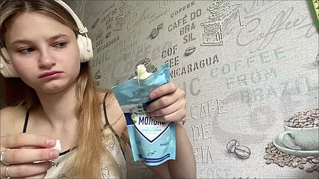 HeIen cute online show from 07-08-26, 05:52