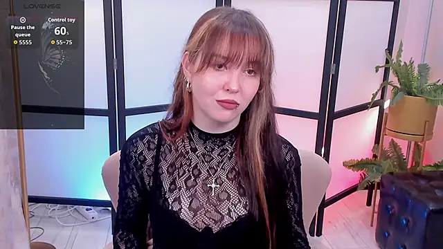 Hyuna Flowers online show from 06-07-26, 03:34