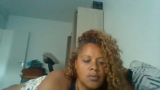 Snapshot of DOMINATRICESANDRA chatting on 06-03-26, 06:45 DOMINATRICESANDRA online show from 06-03-26, 06:45