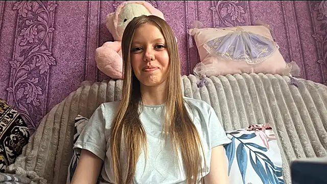 Snapshot of JuleRiter chatting on 05-30-26, 11:49 JuleRiter online show from 05-30-26, 11:49
