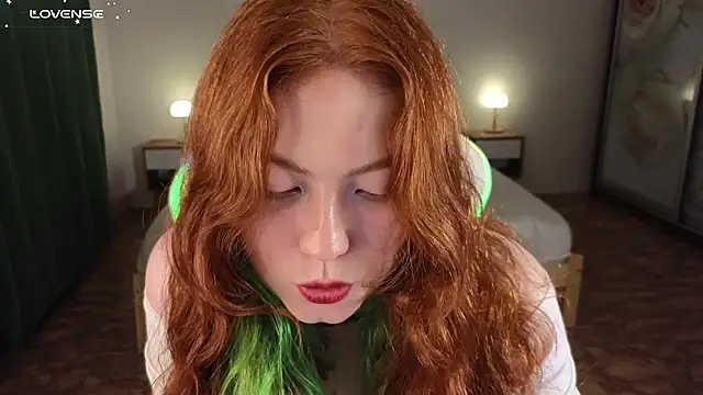 Snapshot of YourGingerCute chatting on 07-18-26, 05:10 YourGingerCute online show from 07-18-26, 05:10