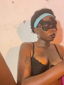Honeybeespecial online show from 06-11-26, 11:24