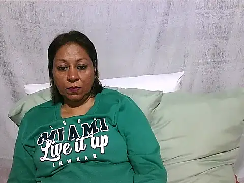 IndianSexyMilf69 online show from 06-22-26, 03:01