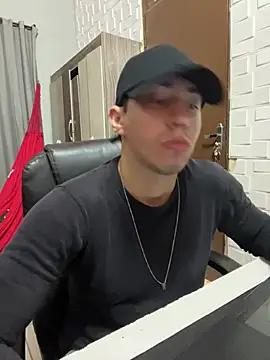 Snapshot of Fer_Ti chatting on 06-18-26, 12:10 Fer Ti online show from 06-18-26, 12:10