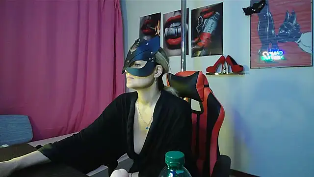 LolaSelvaggia online show from 06-09-26, 10:22