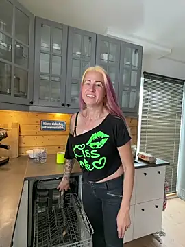 GermanMilfJasmin online show from 06-14-26, 09:54