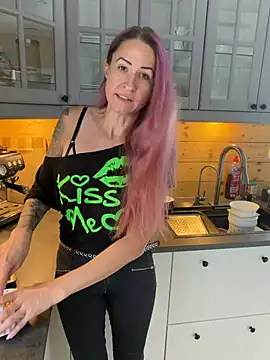 GermanMilfJasmin online show from 06-11-26, 07:49