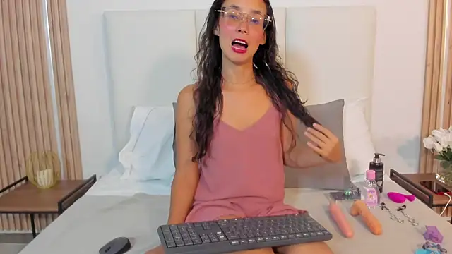 isabellaaasmith online show from 07-13-26, 03:17