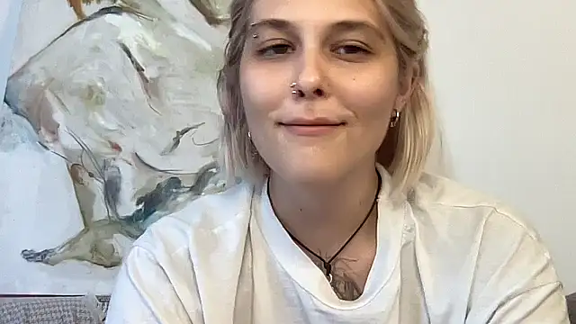 Snapshot of Ella_Bloom chatting on 07-03-26, 01:06 Ella Bloom online show from 07-03-26, 01:06
