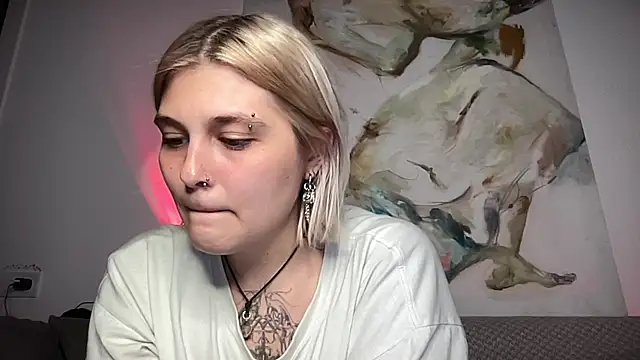Snapshot of Ella_Bloom chatting on 07-06-26, 04:53 Ella Bloom online show from 07-06-26, 04:53