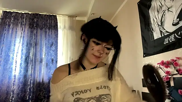 HolyCute online show from 07-11-26, 02:28