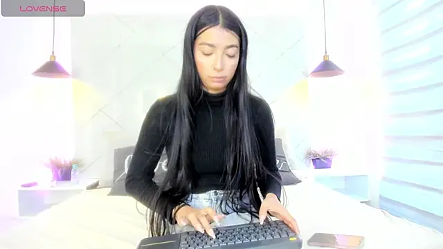 Snapshot of SARAH_COLLENS_ chatting on 07-15-26, 11:39 SARAH COLLENS online show from 07-15-26, 11:39