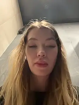Dreamy Mia online show from 06-04-26, 05:17