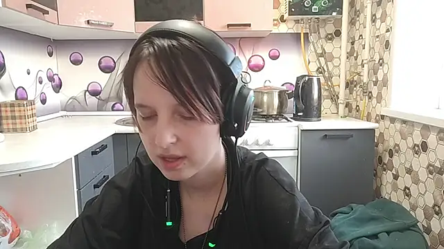 Snapshot of Saranade chatting on 06-29-26, 04:50 Saranade online show from 06-29-26, 04:50