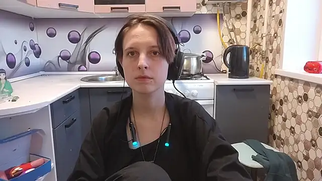 Snapshot of Saranade chatting on 06-24-26, 05:33 Saranade online show from 06-24-26, 05:33