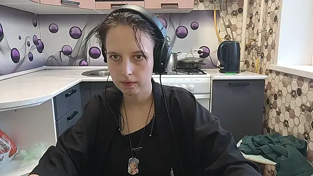 Snapshot of Saranade chatting on 06-28-26, 04:57 Saranade online show from 06-28-26, 04:57