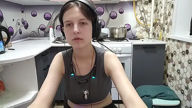 Snapshot of Saranade chatting on 07-04-26, 05:06 Saranade online show from 07-04-26, 05:06