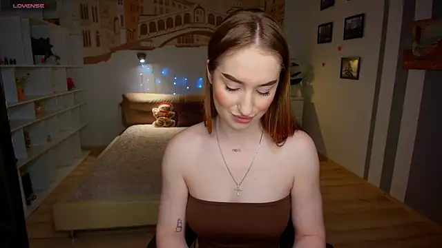 Snapshot of AlisaFoxis chatting on 07-12-26, 05:47 AlisaFoxis online show from 07-12-26, 05:47