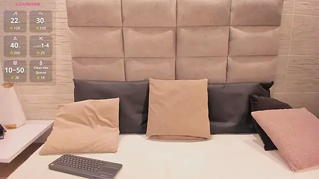 EllieAdeline online show from 06-18-26, 04:00