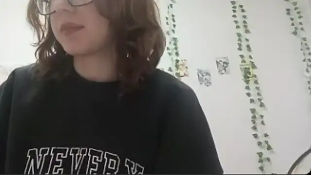 Snapshot of OliviaMoment chatting on 07-15-26, 09:16 OliviaMoment online show from 07-15-26, 09:16